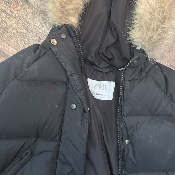 Zara black goose down bubble jacket A few superficial stains on it see pics - Picture 2 of 3